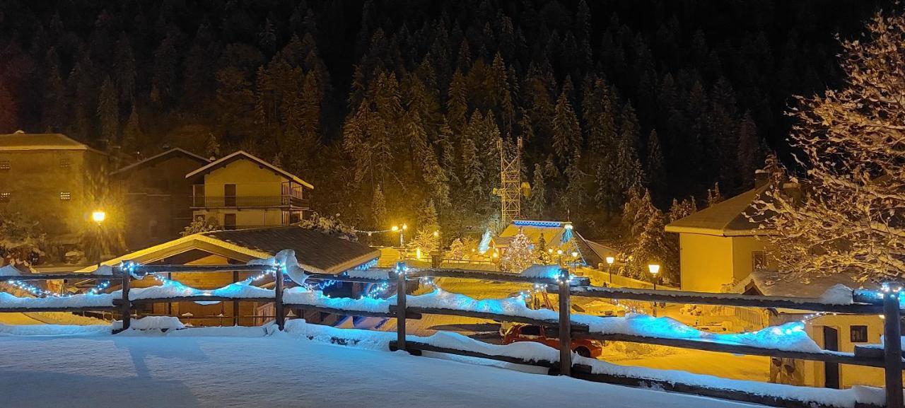 Locanda Della Luna Hotel Ronco Canavese Bagian luar foto