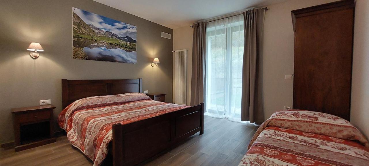 Locanda Della Luna Hotel Ronco Canavese Bagian luar foto