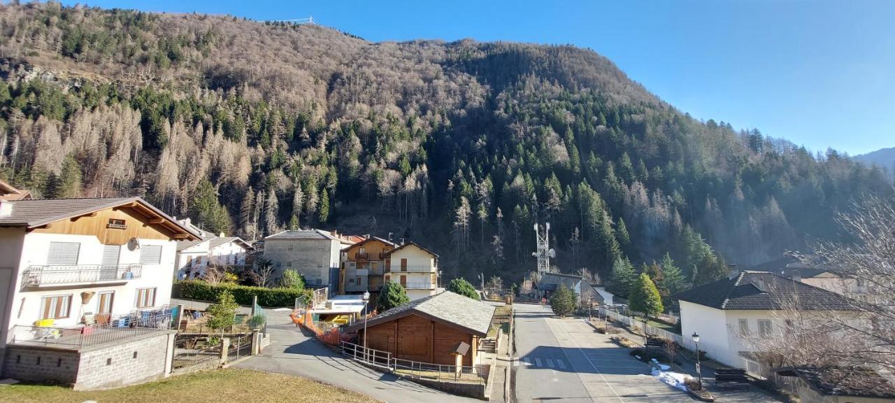 Locanda Della Luna Hotel Ronco Canavese Bagian luar foto