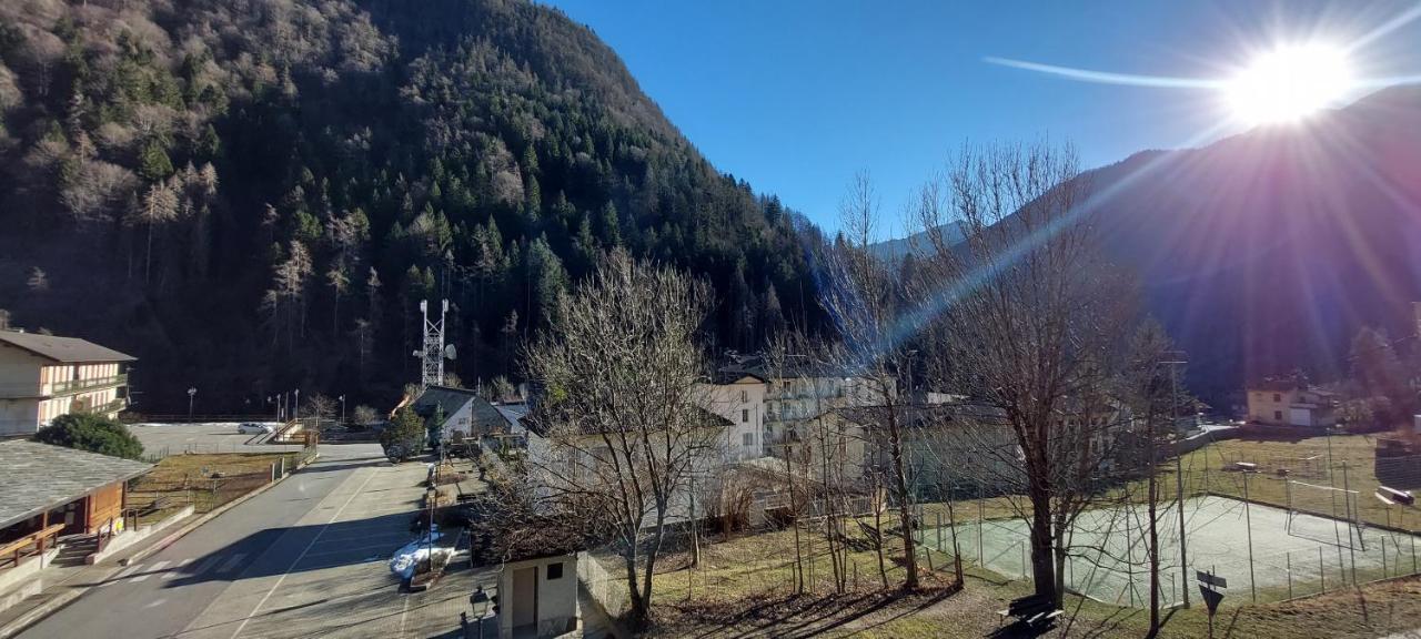 Locanda Della Luna Hotel Ronco Canavese Bagian luar foto